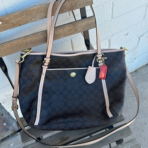 Vintage large Coach Purse w/ crossbody strap - Picture 1 of 3